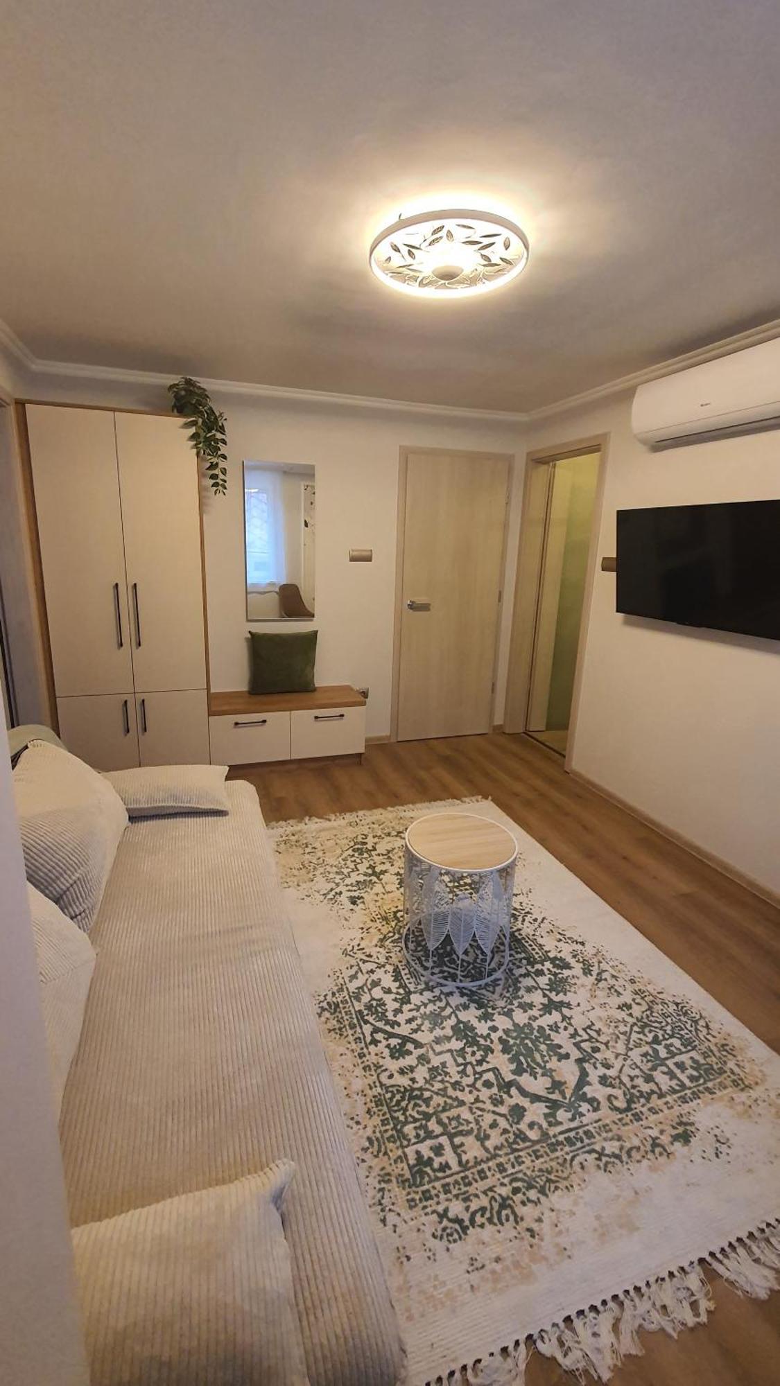 Appartement Mi Casa Plantas à Mosonmagyaróvár Extérieur photo